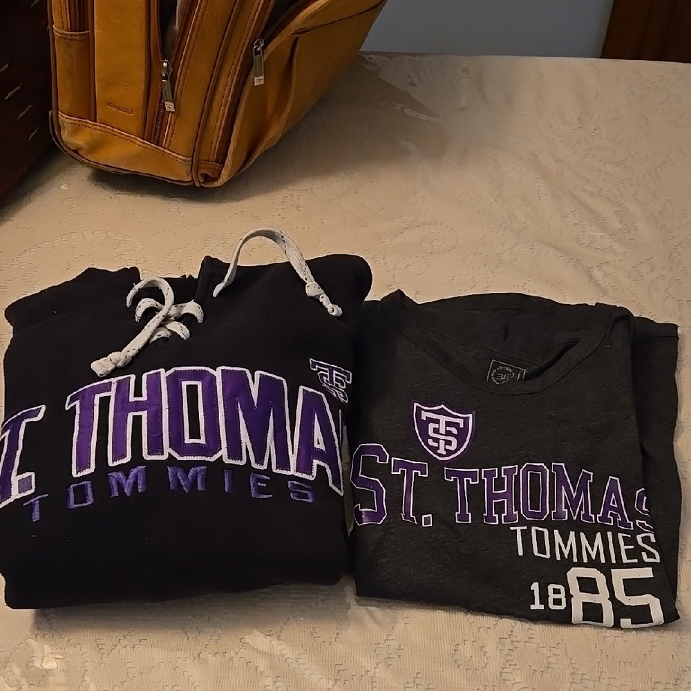 St. Thomas Tommies Women's Black and Gray Shirts Bundle Size Medium